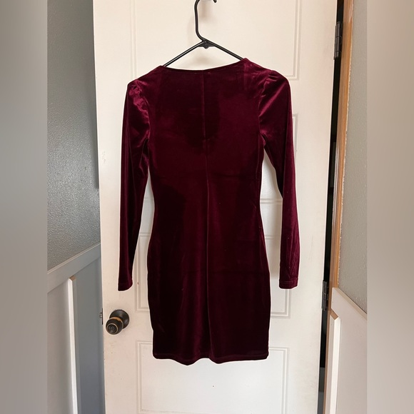 BNWT Lily Rose Velvet Dress - Picture 3 of 3